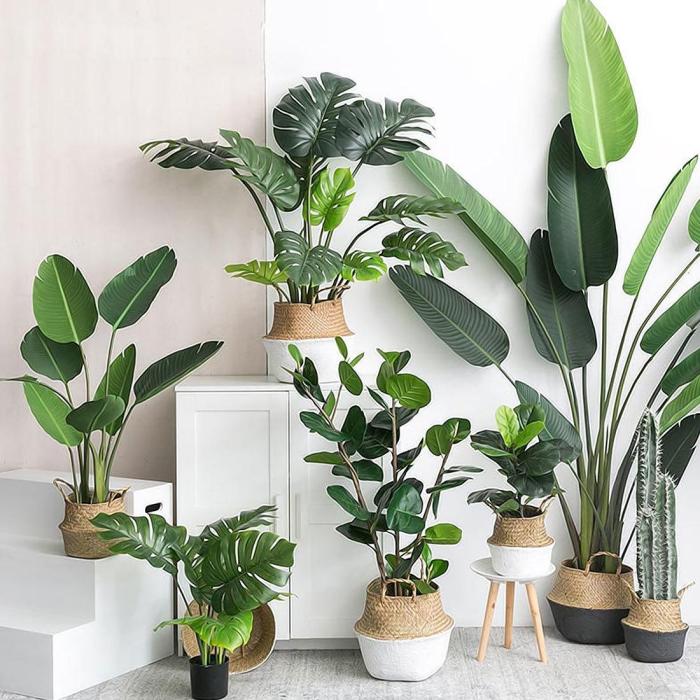 How to decorate room with fake plants