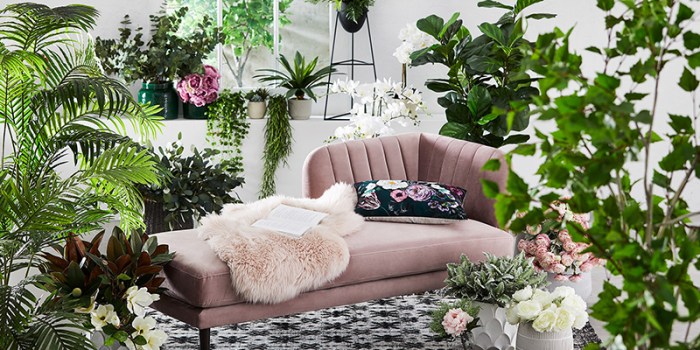 How to decorate room with fake plants